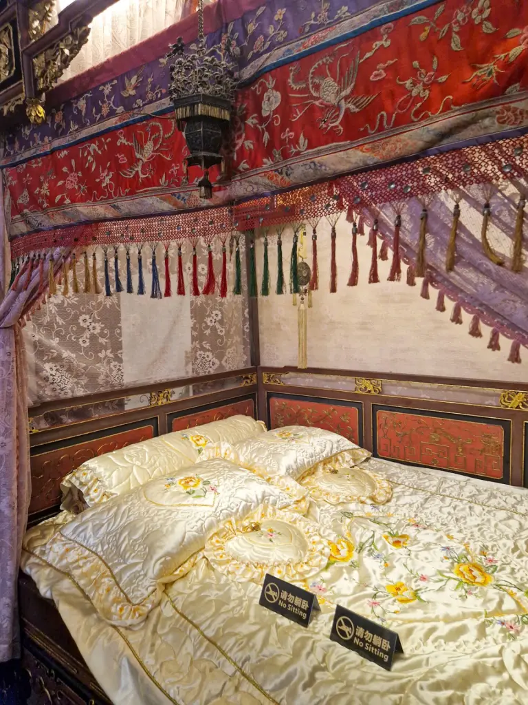 Marital bed at the Baba and Nyonya Heritage Museum