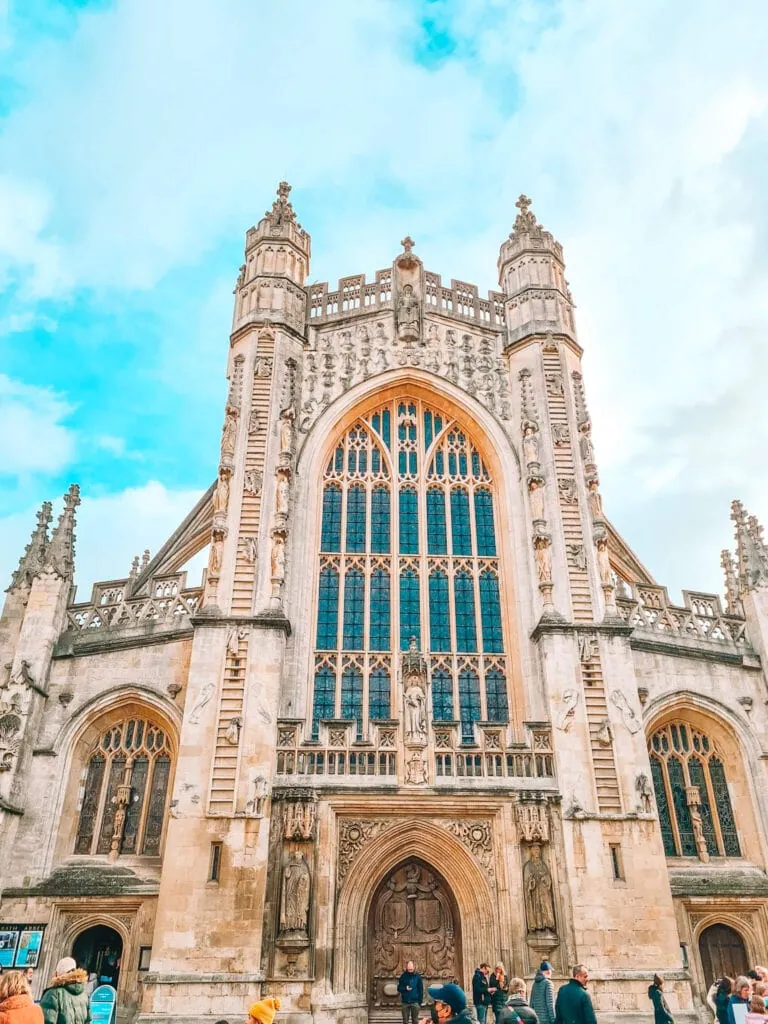 Front view of Bath Abbey